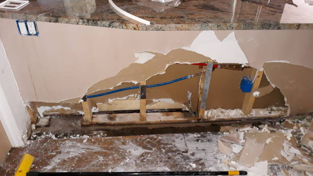 Sewage cleanup and water damage restoration in CT